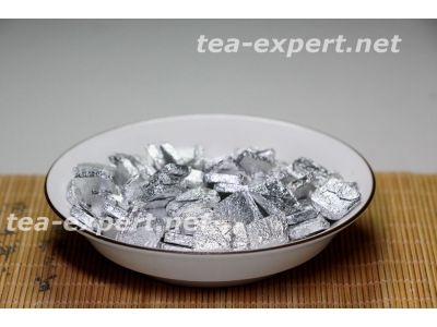 生普洱茶膏(100克) 包装形式:白色的铝箔,正方形 Sheng Puer Cha Gao 1 Смола шен пуэра №1