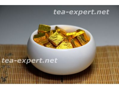 熟普洱茶膏(100克) 包装形式:金色的箔,正方形 Shu Puer Cha Gao 3 Смола шу пуэра №3