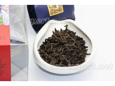 "腾冲高山红茶" Tengchong Gaoshan Hong Cha "Чёрный чай из Тэнчун" 