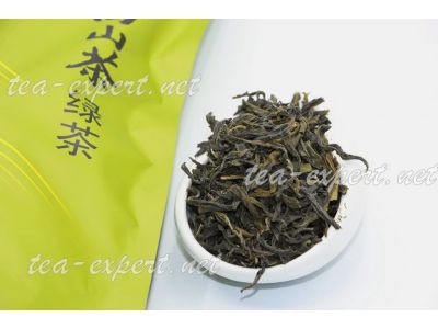"腾冲高山绿茶" Teng Chong Gao Shan Lǜ Cha "Высокогорный зелёный чай из Тэнчун"